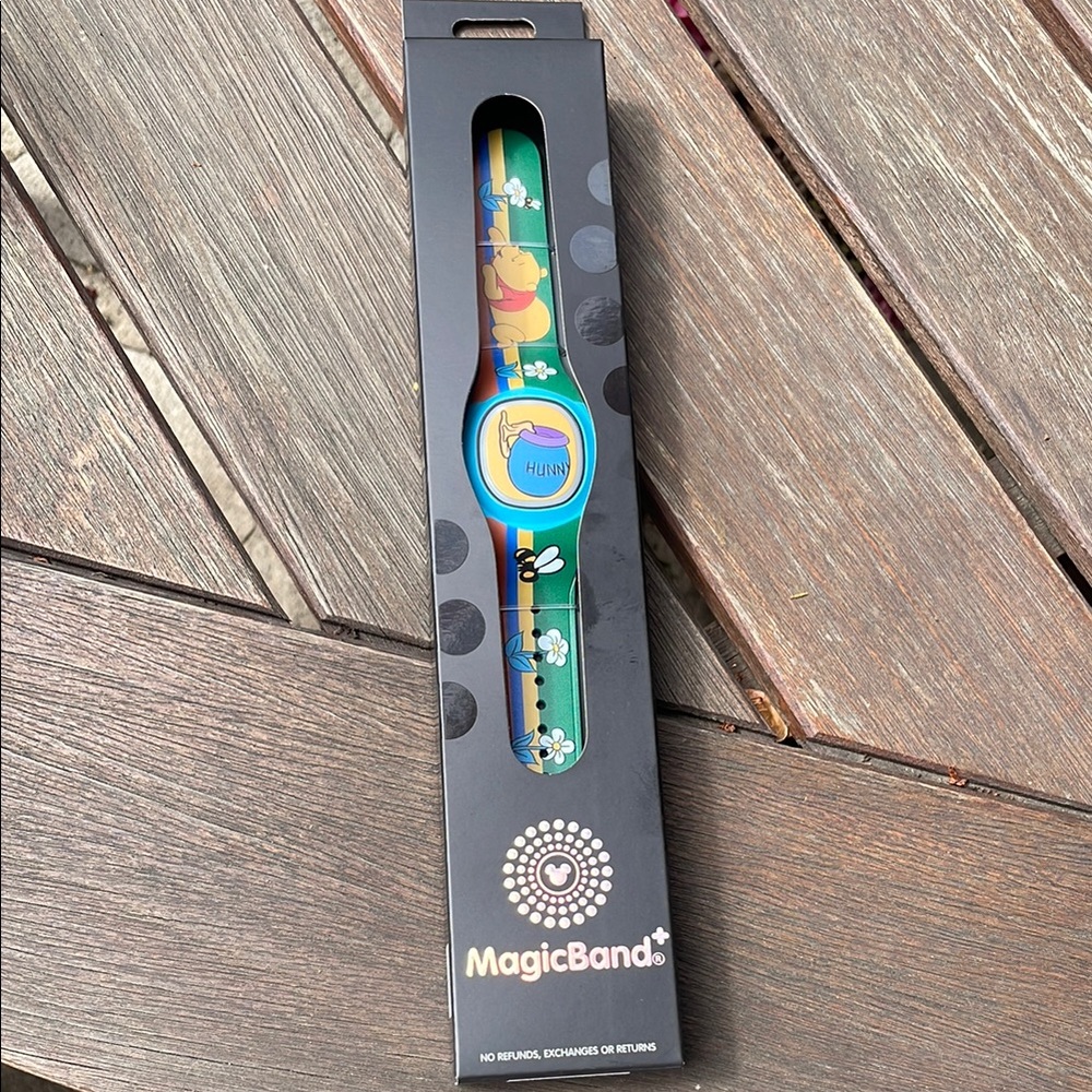 MagicBand with Winnie the Pooh. Hunny pot. New.